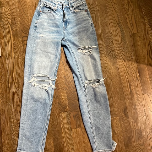 American Eagle Mom Straight Jean, Size 00 - Picture 2 of 4